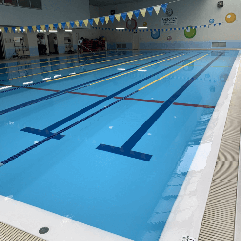 屋内外を問わずプール施設